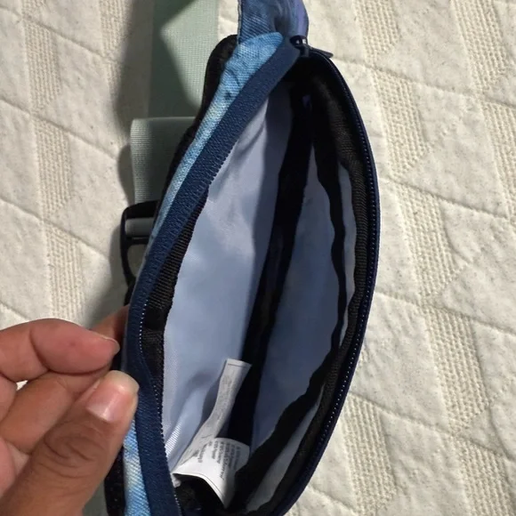 Kavu Sky Blue Belt Bag - Brand New Condition - Picture 6 of 7